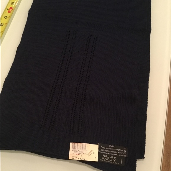 NWT 100% Fine Wool Scarf - Picture 3 of 5